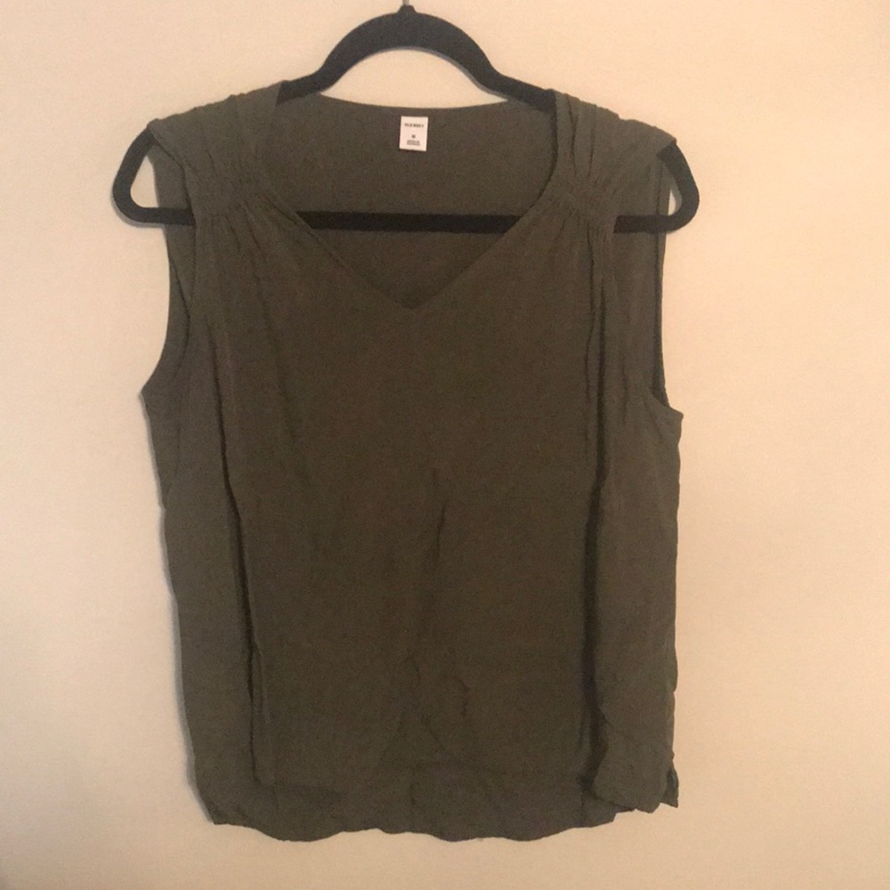 Army green tank